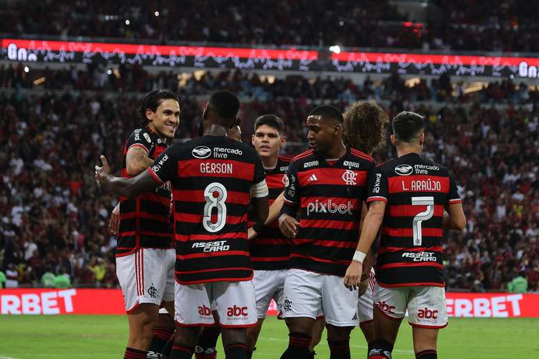 Jogadores do Flamengo 'brincaram' sobre traições no Instagram. 