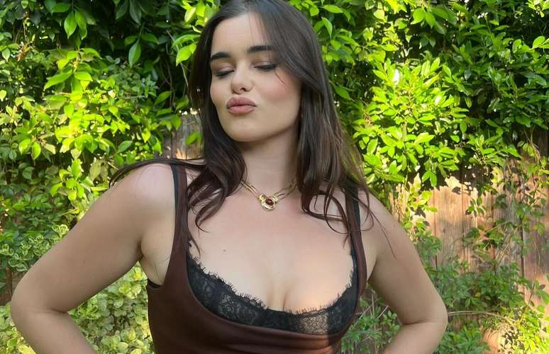 A atriz Barbie Ferreira passou por transformação no visual