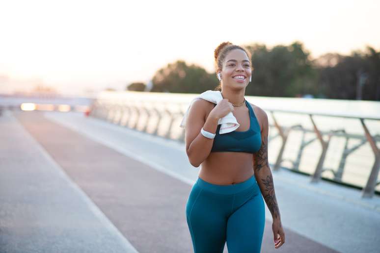 Uma necessidade natural de velocidade ao caminhar tende a significar que você viverá mais