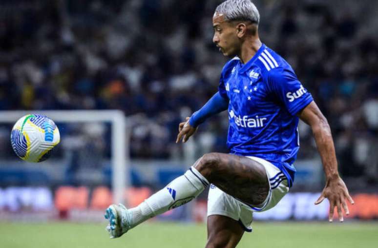 Gustavo Aleixo/Cruzeiro - Legenda: Matheus Pereira na partida contra o Grêmio