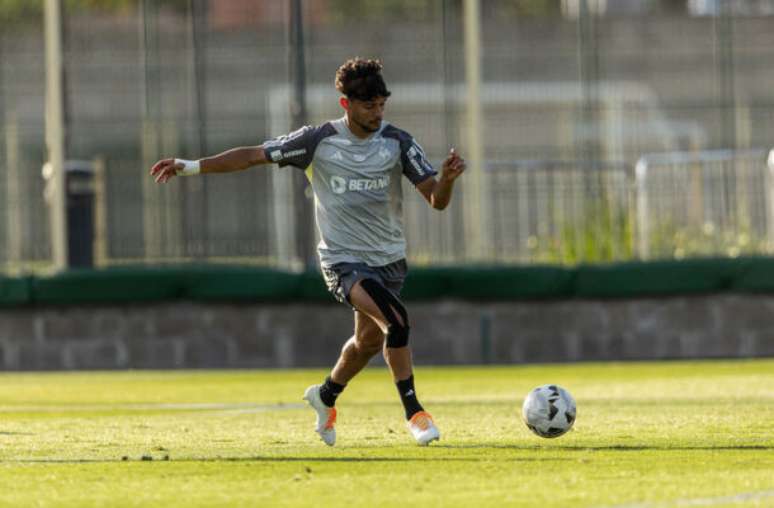 Fotos: Pedro Souza / Atlético - Legenda: Scarpa em treino do Galo na última quinta (28)