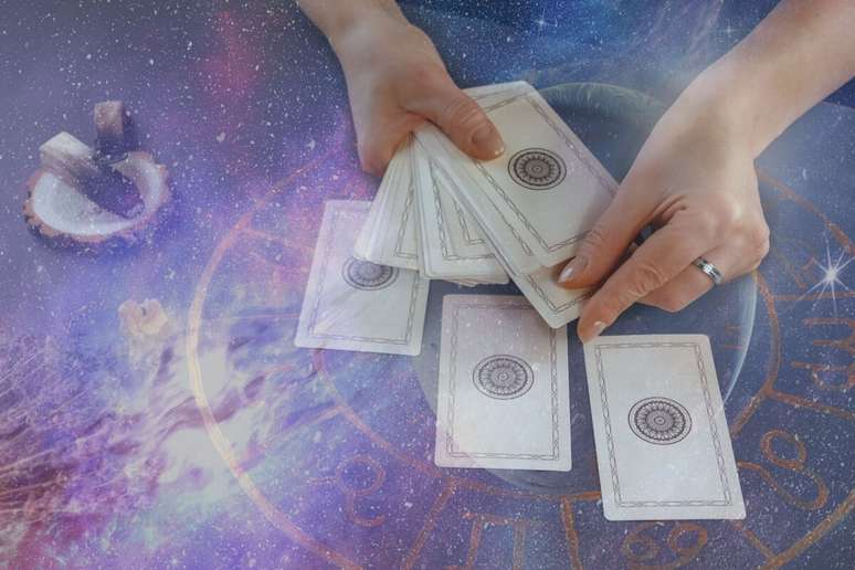 O tarot indica um mês de reflexão para os 12 signos