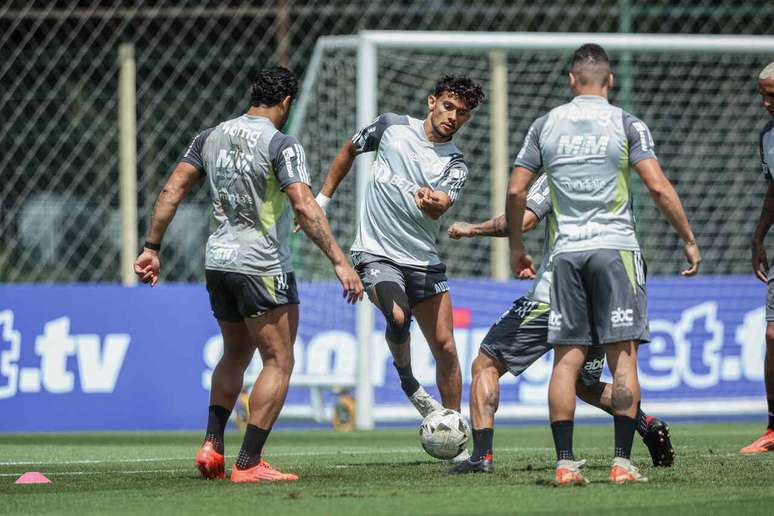 Galo finalizou os treinos nesta sexta no campo do Defensa Y Justicia.