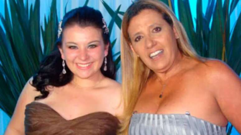 Rita Cadillac ao lado da neta, Bianca, em sua festa de 15 anos