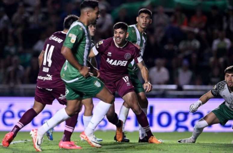 Díaz foi decisivo para vitória do Lanús, como visitante, por 1 a 0 –