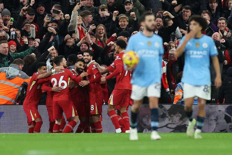 Liverpool celebra gol contra o Manchester City pela Premier League