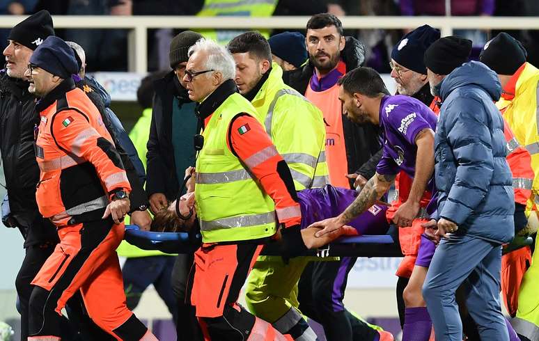 Edoardo Bove desmaiou em campo e foi socorrido imediatamente ao hospital