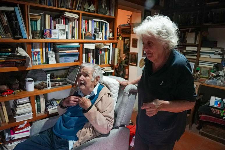 'Na minha idade, o amor é um doce hábito', diz Mujica ao falar da esposa, Lucía Topolansky