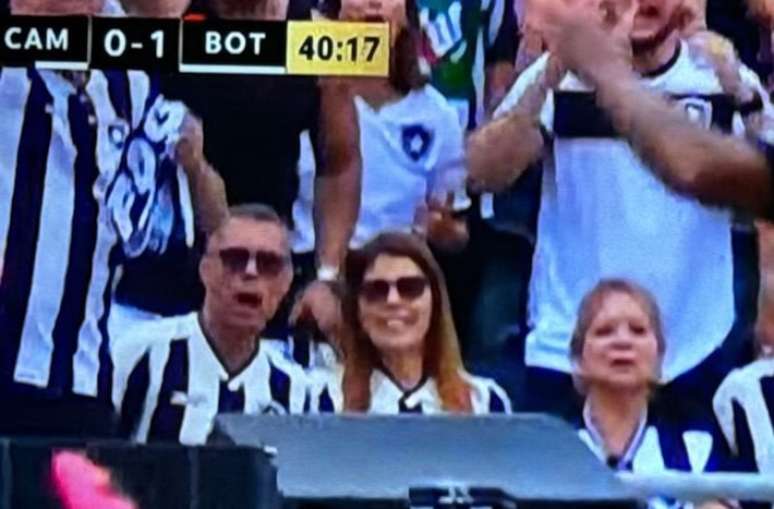 Fábio Mitidieri (PSD), governador de Sergipe, é visto assistindo à final da Libertadores