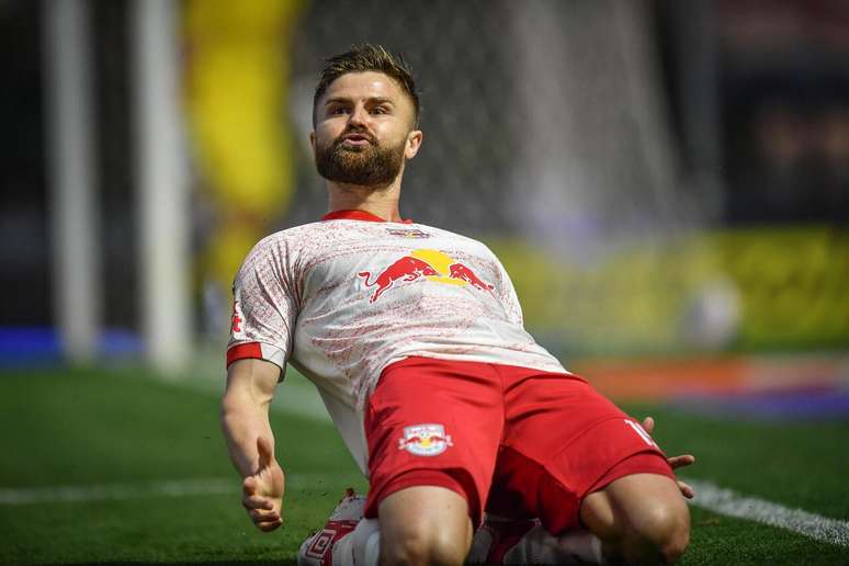 Eduardo Sasha comemora seu gol contra o Cruzeiro –