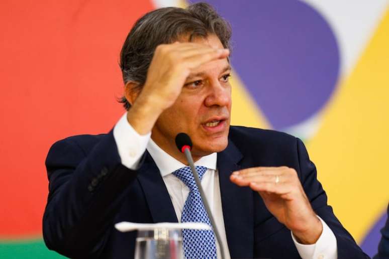 Com o anúncio das medidas pelo ministro da Fazenda, Fernando Haddad, o governo divulgou campanha publicitária com o slogan 'Brasil mais forte, governo eficiente, país justo'