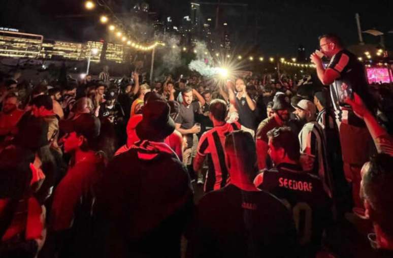 Bar em Buenos Aires, que recebeu torcedores do Botafogo, faz postagem com foto de macaco –