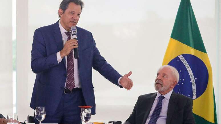 Haddad anunciou uma série de medidas que buscam economia de R$ 327 bi em gastos públicos até 2030