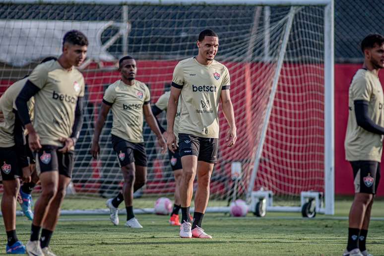 Jogadores se preparam para duelo contra o Grêmio