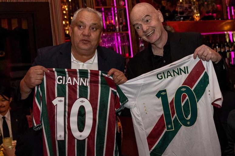 &Iacute;dolo do Fluminense, Branco (esq.) e Gianni Infatino, presidente da Fifa &ndash;