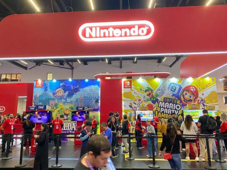 É possível jogar alguns games no estande da Nintendo na CCXP24