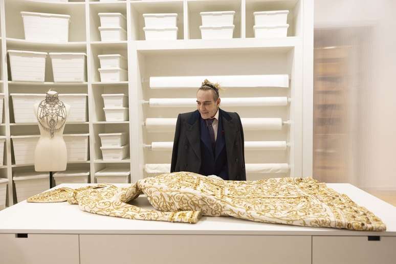 Ascens&atilde;o e Queda': document&aacute;rio sobre John Galliano se prop&otilde;e a fazer a audi&ecirc;ncia refletir | Cultura | Vogue