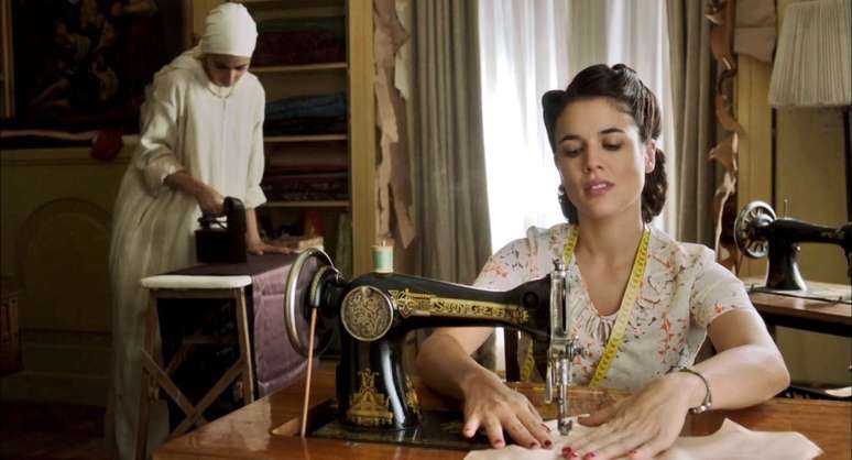 CR&Iacute;TICA - "O Tempo Entre Costuras" e o poder da solidariedade feminina