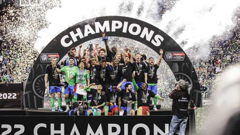 Seattle Sounders merayakan kemenangan Juara CONCA 2022 -