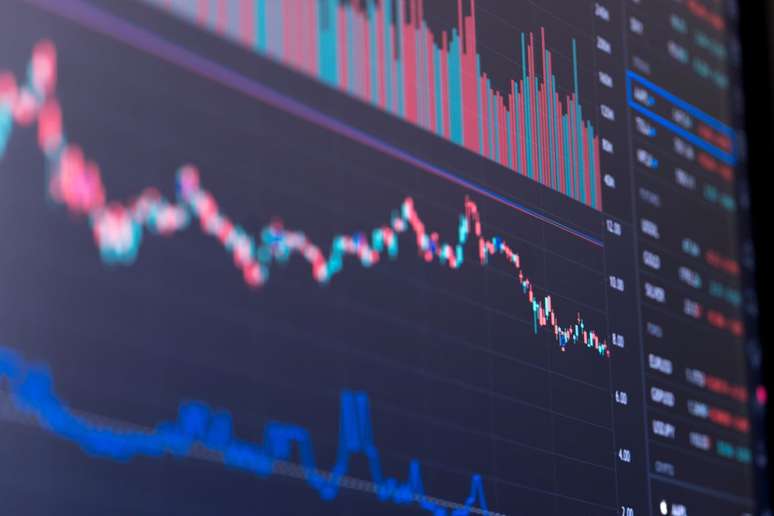 Ibovespa sobe 0,54% na semana; Weg (WEGE3) salta 7,7%, CSN (CSNA3) e Cosan (CSAN3) recuam mais de 6%