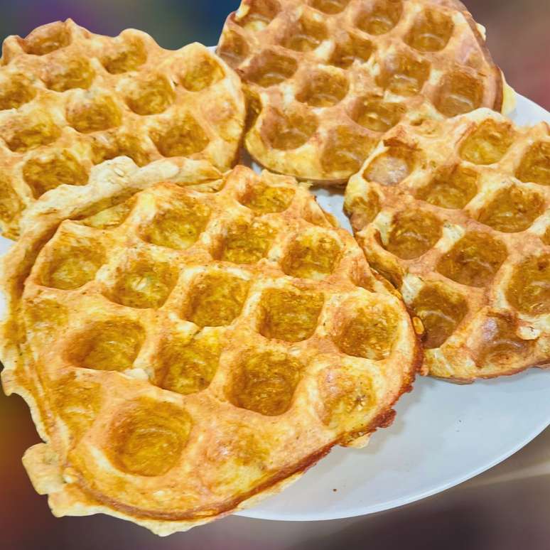 WAFFLE DE BANANA E AVEIA