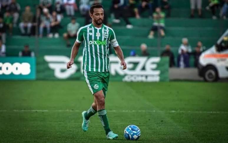 Nenê para jóvenes. El centrocampista es el cerebro del equipo gaucho.