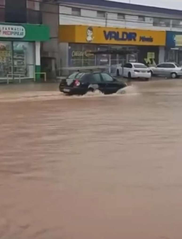 Ruas alagadas em Santa Catarina