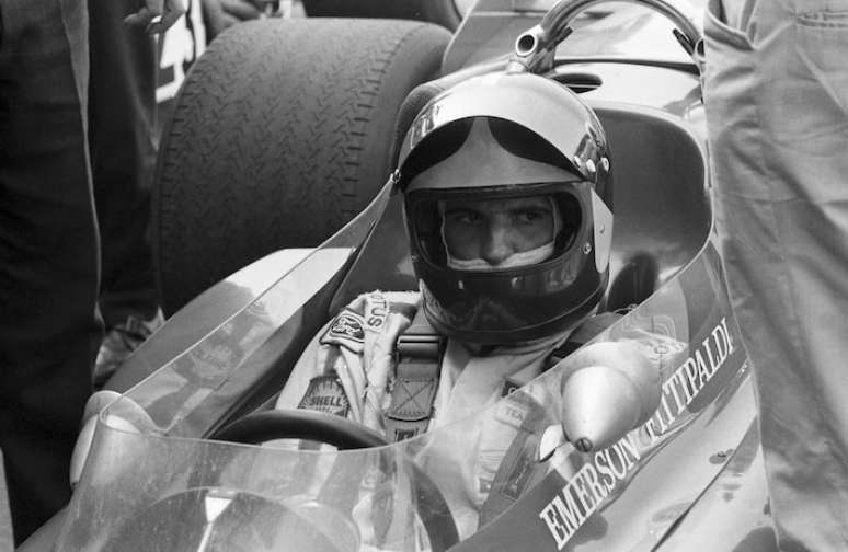 Emerson Fittipaldi correndo num carro da escuderia Lotus no campeonato da Fórmula 1 de 1970, vencido por Jochen Rindt. Na foto,jogo do foguete cassino25 de outubro de 1970, no GP do México.