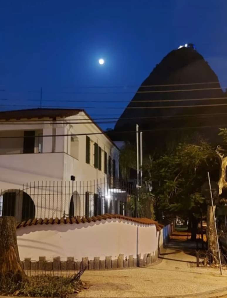 Fachada da casa que serviu de set para o filme "Ainda estou aqui" e onde morou a família Savini