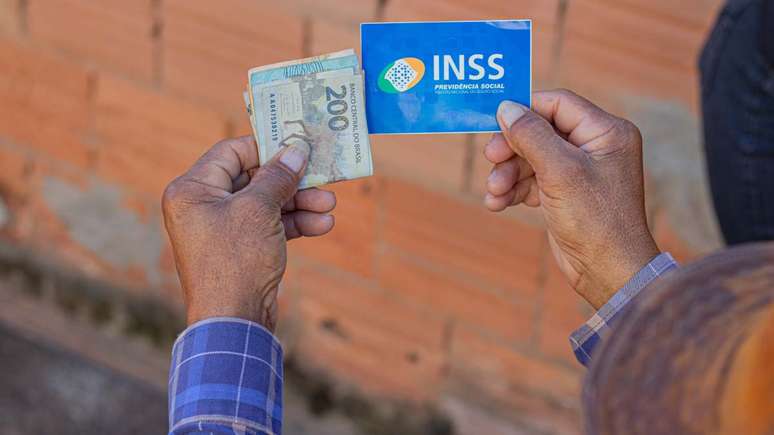 Foram identificados, até o momento, 21 “idosos de aluguel”, que tiraram cerca de 285 CPFs e Títulos Eleitorais com as identidades falsas, segundo a PF.
