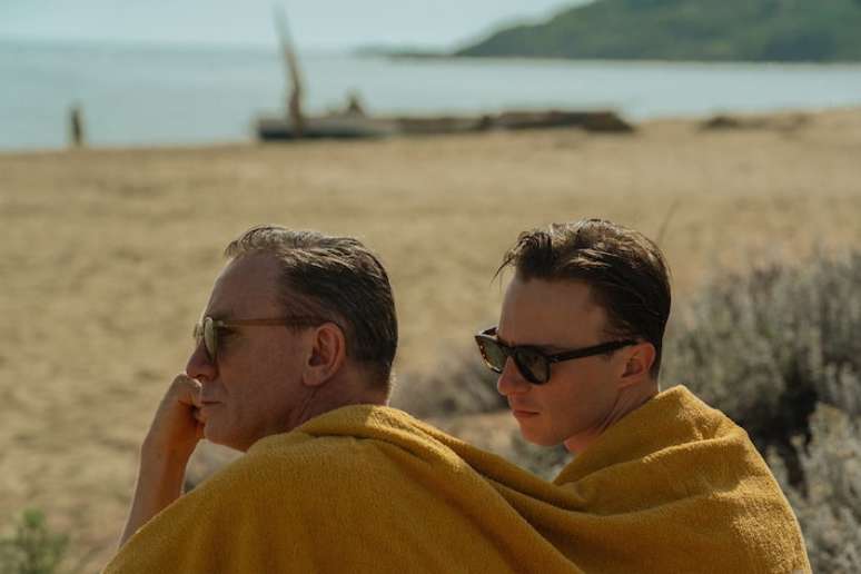 Em Queer, Daniel Craig e Drew Starkey interpretam um casal gay vivendo no México durante a década de 1950.