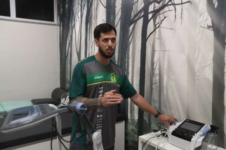 Fisioterapeuta William Belo valoriza equipe integrada do Mirassol, que disp&otilde;e de tecnologia de ponta na recupera&ccedil;&atilde;o e tratamento de atletas.