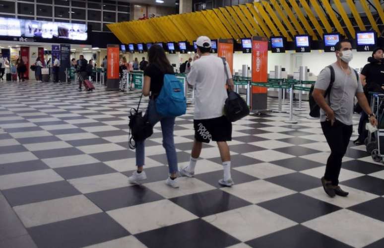 Alta de 22,65% das passagens aéreas, registrada em novembro, foi a maior do ano.