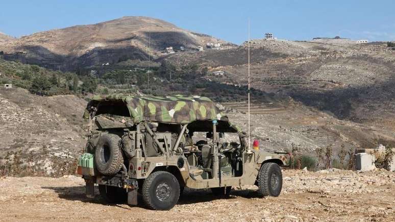 Veículo do Exército israelense perto de Majdal Shams, nas Colinas de Golã, no domingo