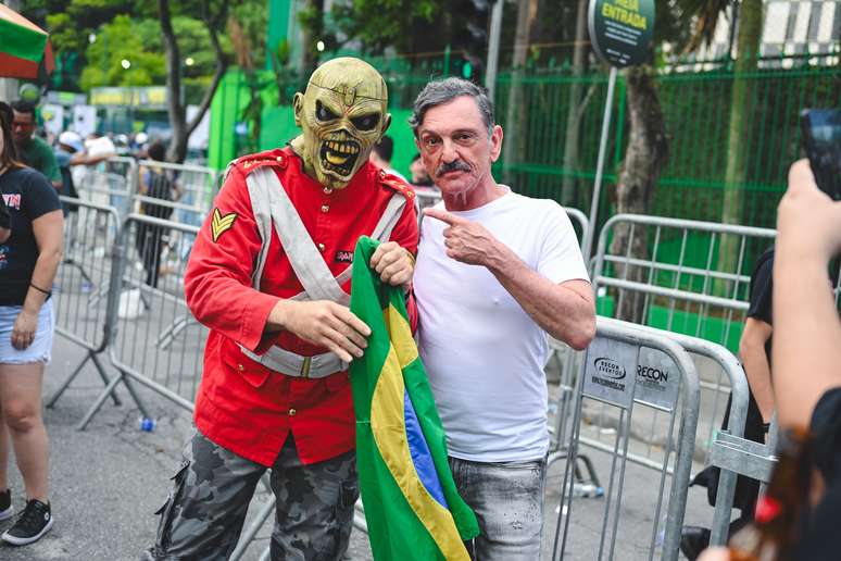 Paulo Miklos participa da ação de Eisenbahn na Future Past World Tour 2024 do Iron Maiden (Fotos: Alexandre Virgílio)