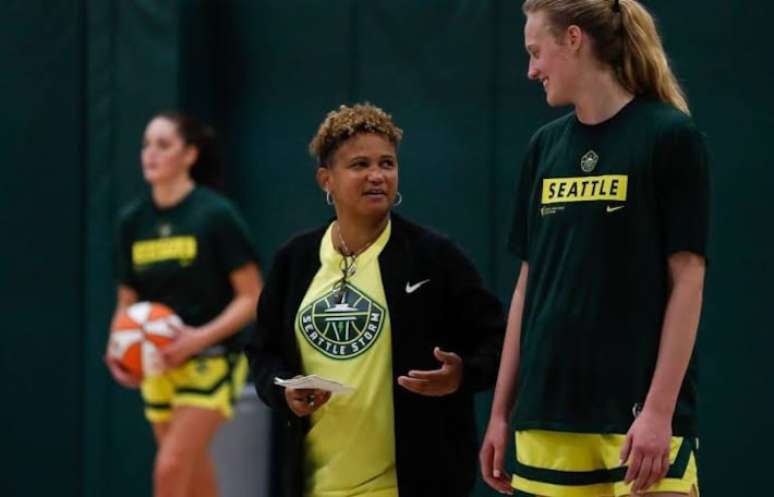 Pokey Chatman é a nova treinadora da seleção brasileira feminina de basquete.