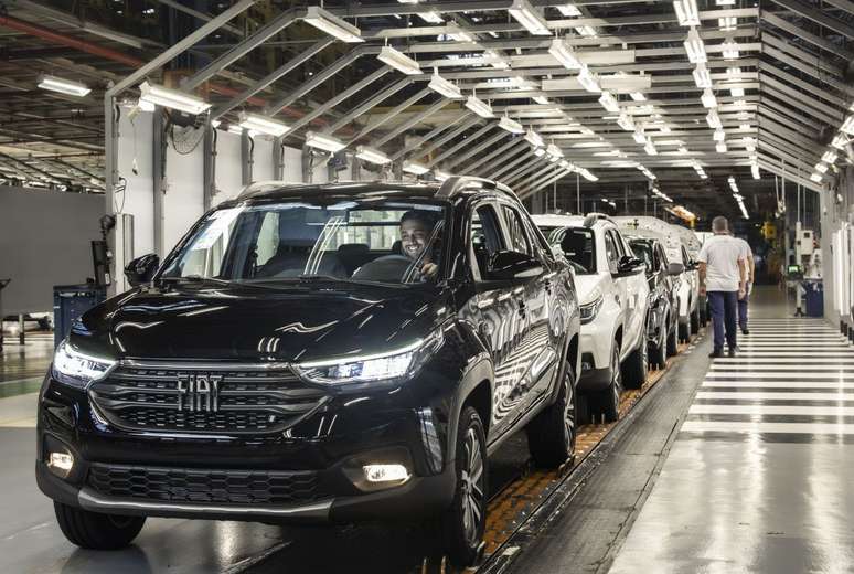 Linha de produção do Fiat Strada em Betim: recordes sucessivos para a Stellantis