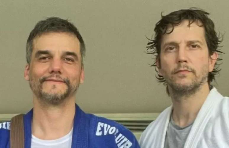 Amigos de longa data, Wagner Moura e Vladimir Brichta treinam luta juntos