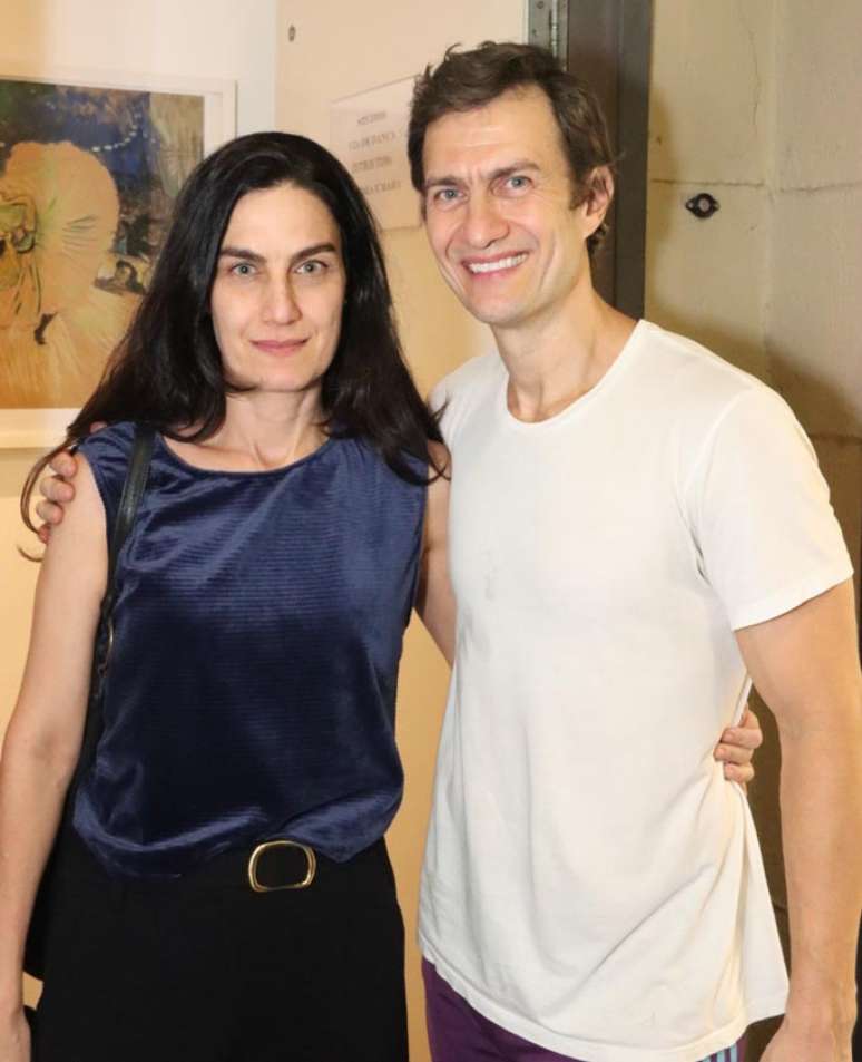 Gabriel Braga Nunes posa com a irm&atilde;, Nina Braga Nunes -