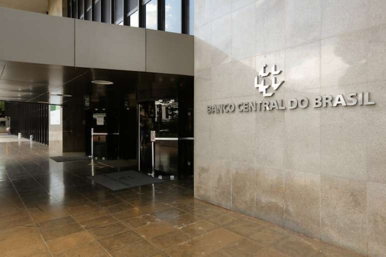 O Banco Central, nesta quarta-feira, 11, elevou taxa b&aacute;sica de juro para 12,25% ao ano