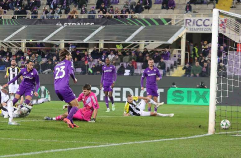 Fiorentina scores seven goals against Lask in the Conference League