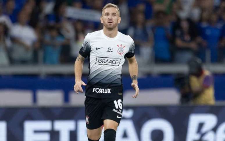 O atacante Pedro Henrique revelou seu desejo de permanecer no Corinthians em 2025.