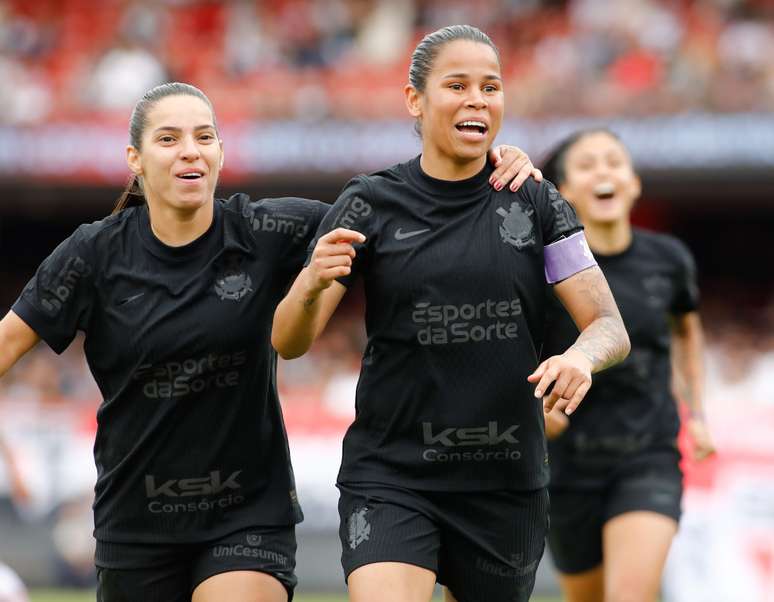Fora de casa, Corinthians vence jogo de ida da final do Brasileir&atilde;o Feminino contra o S&atilde;o Paulo. 