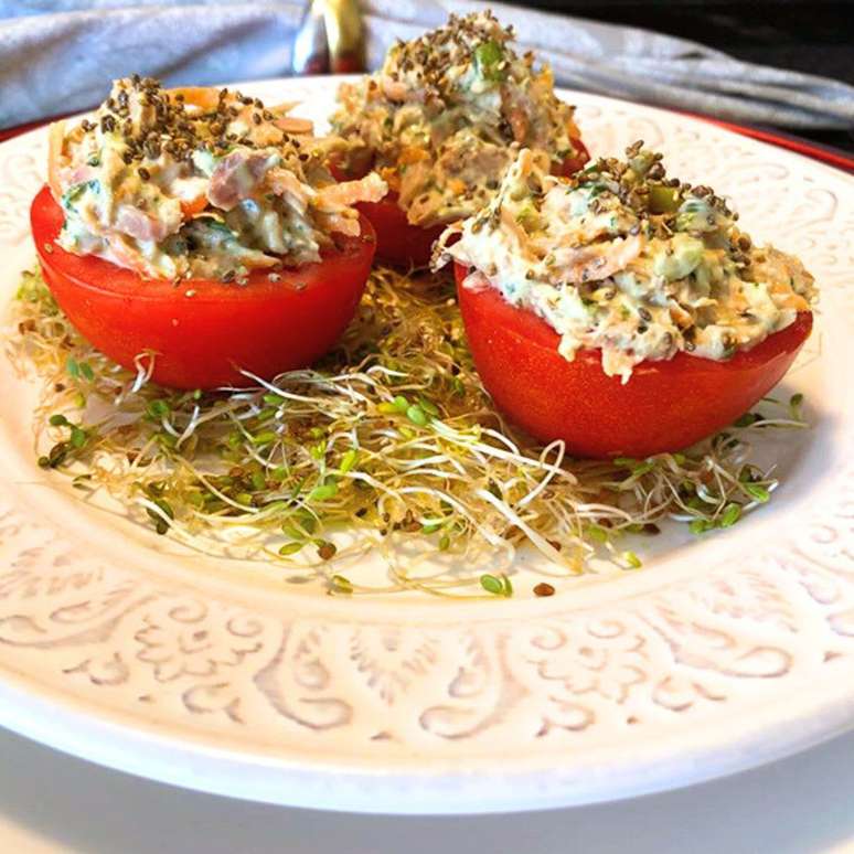 Tomatoes stuffed with tuna recipe: light and nutritious