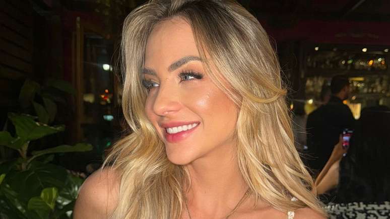 A cantora sertaneja Gabi Martins