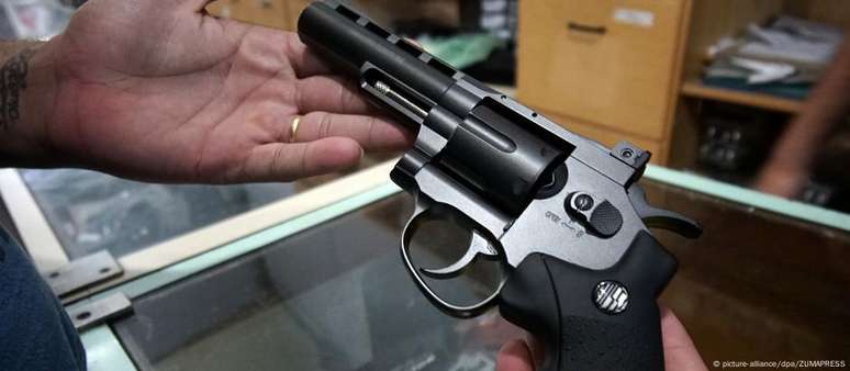 Projeto que vai ao Senado facilita acesso a armas no Brasil