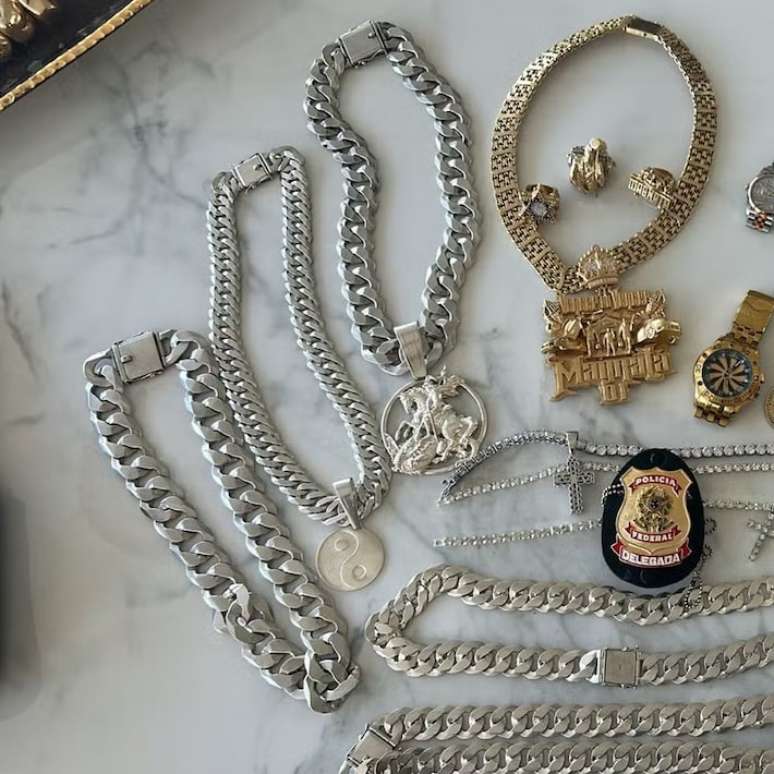 Material apreendido durante Operação Latus Actio II contra policiais civis.