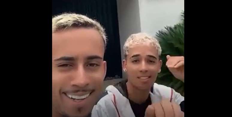 Imagem de Matheus Gon&ccedil;alves no v&iacute;deo em que aparece dublando &aacute;udio pol&ecirc;mico &ndash;