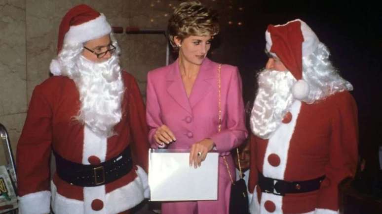 Princesa Diana não gostava da comemoração de Natal da Família Real: "aterrorizante"