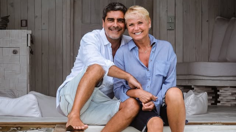 Junno e Xuxa comemoram 12 anos de uni&atilde;o